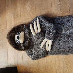 Sloth onesie Kids sz M